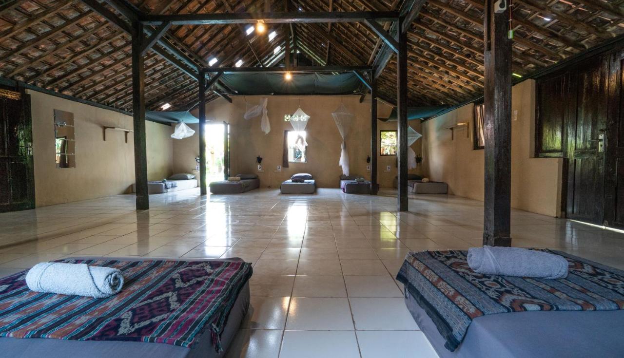 Losmanos Hostel Yogyakarta Exterior foto